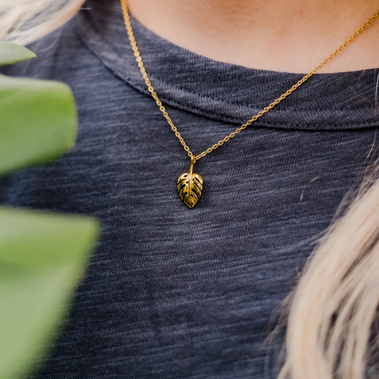 Monstera Necklace